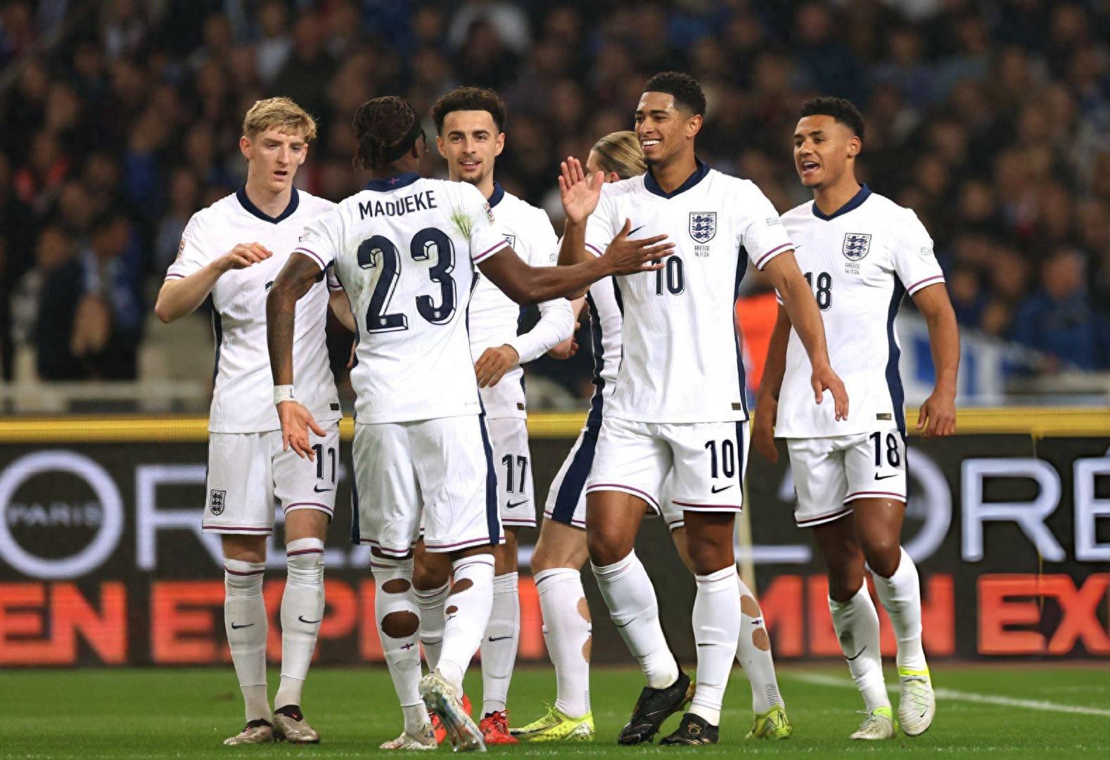 英格兰击败比利时，斯特林成为赛场英雄