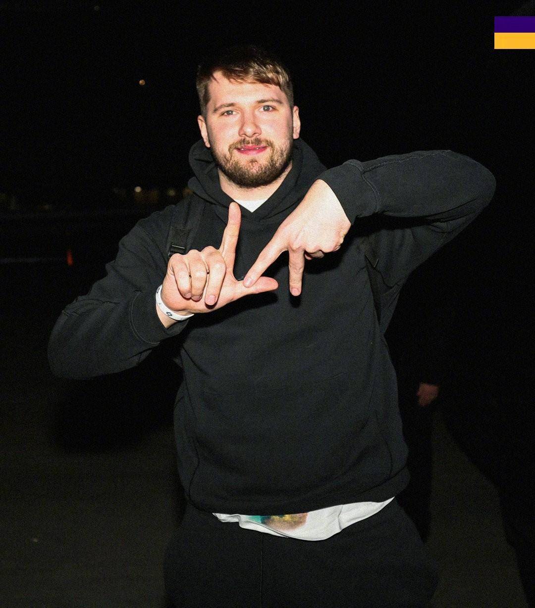 关于东契奇在TES比赛中高光表现，刷新纪录引发热议！的信息