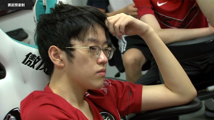 关于Scout爆冷击败西班牙队，高光表现震惊全场！的信息