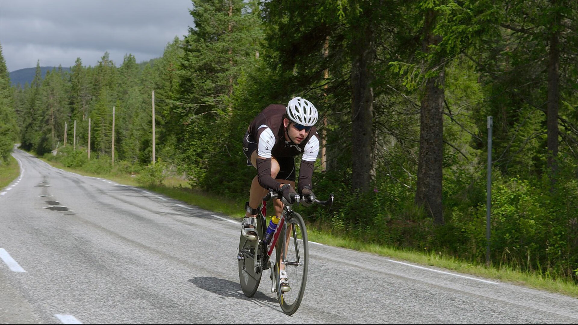 宁在巴塞罗那比赛中大胜，绝杀引发热议！